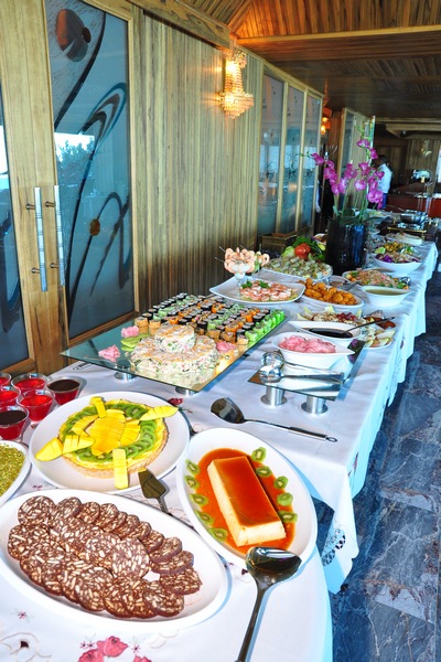 Sunday Buffet at Bay Lodge